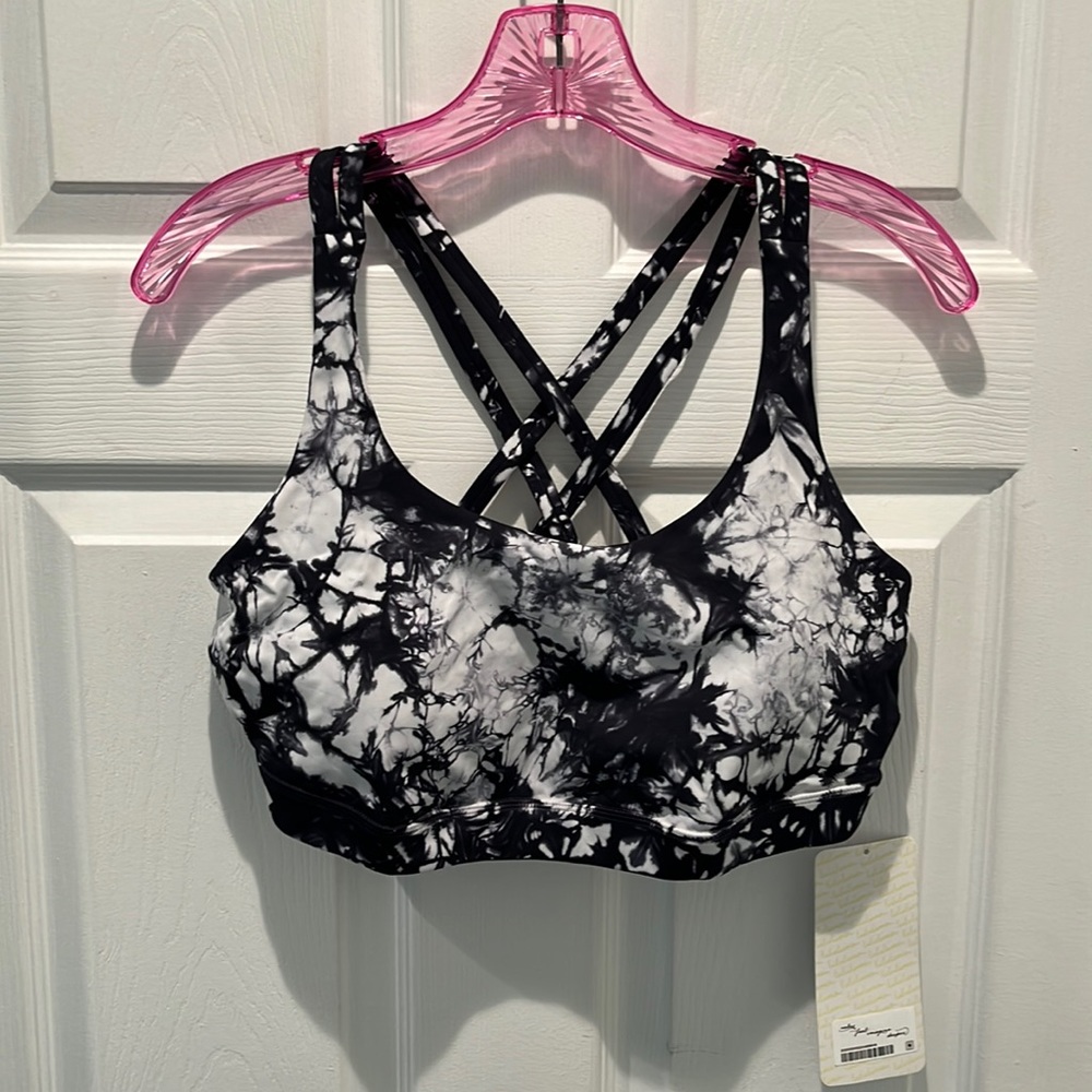 BNWT’S . Lululemon Energy Bra